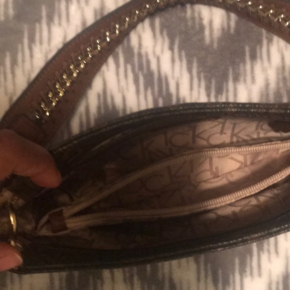 Used - Picture 2 of 3